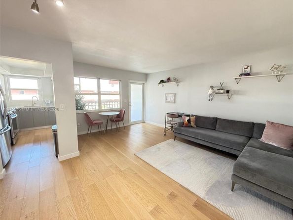 180 NE 12th Ave 12E, Hallandale Beach FL 33009