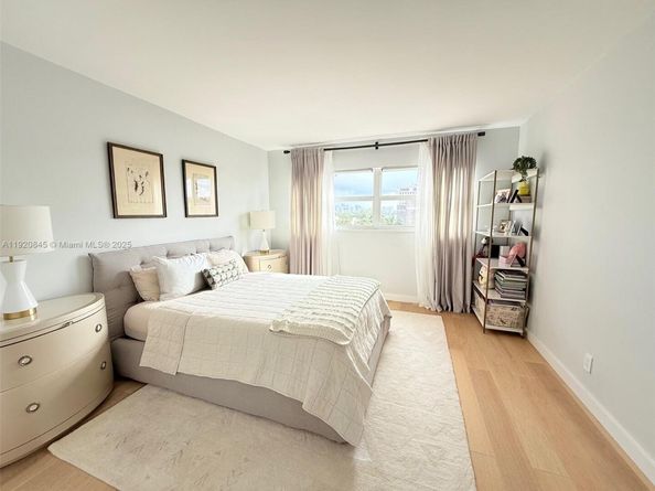 180 NE 12th Ave 12E, Hallandale Beach FL 33009