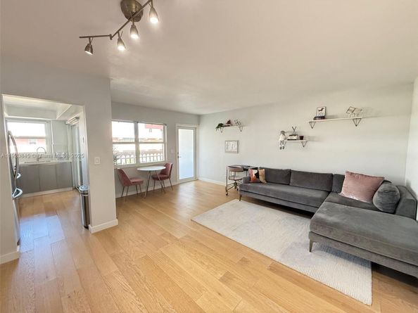 180 NE 12th Ave 12E, Hallandale Beach FL 33009