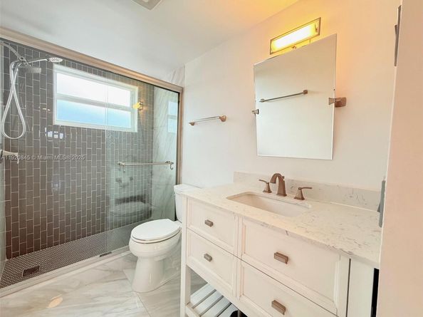 180 NE 12th Ave 12E, Hallandale Beach FL 33009