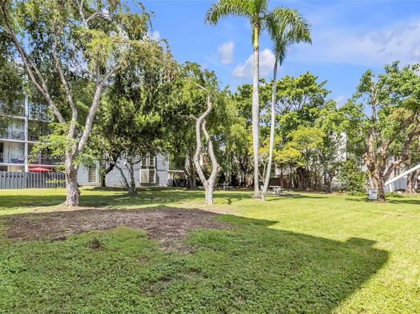 210 Fontainebleau Blvd 210, Miami FL 33172