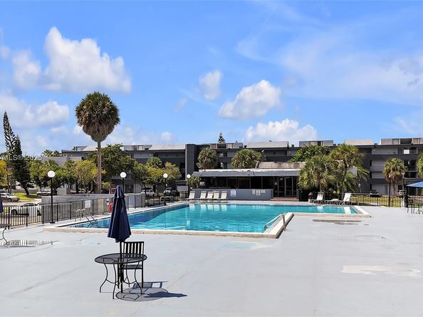 210 Fontainebleau Blvd 210, Miami FL 33172
