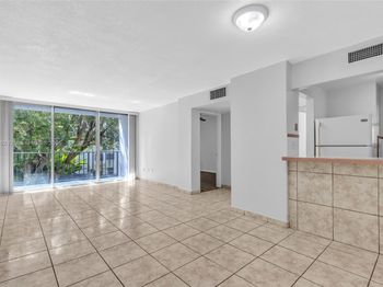 210 Fontainebleau Blvd