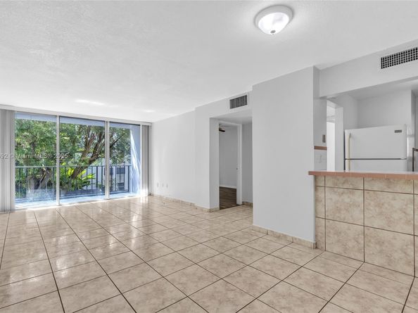 210 Fontainebleau Blvd 210, Miami FL 33172