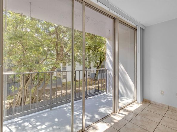 210 Fontainebleau Blvd 210, Miami FL 33172