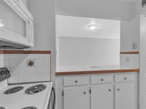 210 Fontainebleau Blvd 210, Miami FL 33172