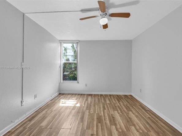 210 Fontainebleau Blvd 210, Miami FL 33172