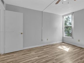 210 Fontainebleau Blvd 210, Miami FL 33172