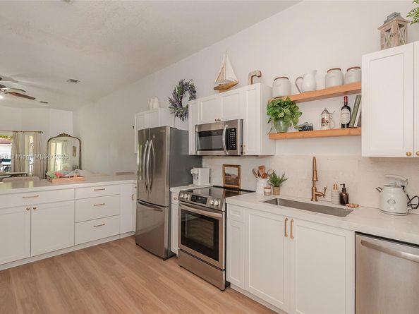 1966 SE 23rd Ter, Homestead FL 33035