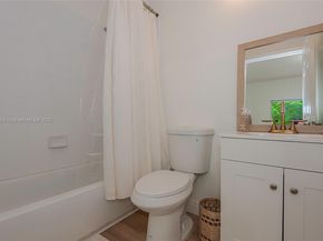 1966 SE 23rd Ter, Homestead FL 33035