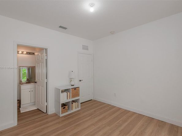 1966 SE 23rd Ter, Homestead FL 33035