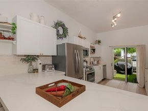 1966 SE 23rd Ter, Homestead FL 33035