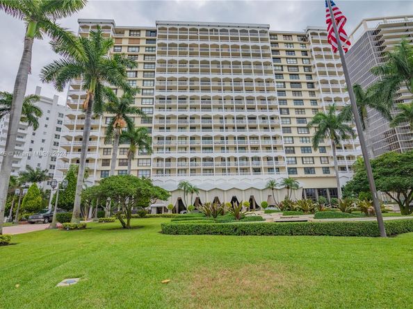 9801 NW Collins Ave PH8, Bal Harbour FL 33154
