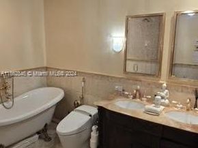 9801 NW Collins Ave PH8, Bal Harbour FL 33154