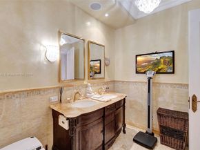 9801 NW Collins Ave PH8, Bal Harbour FL 33154