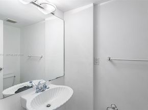 555 NE 15th St 15B, Miami FL 33132