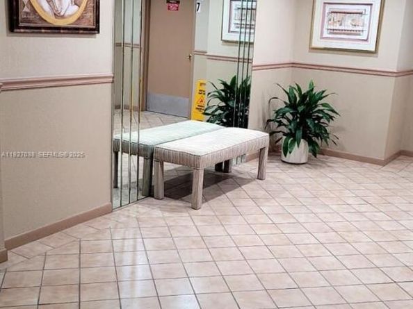 4001 Hillcrest Dr 705, Hollywood FL 33021