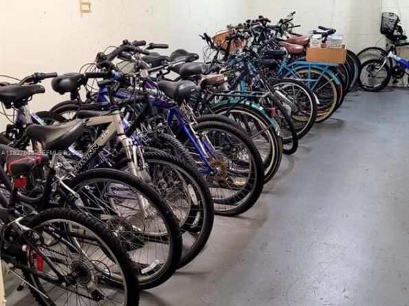 4001 Hillcrest Dr 705, Hollywood FL 33021