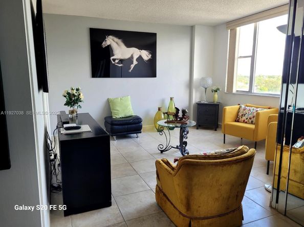 4001 Hillcrest Dr 705, Hollywood FL 33021