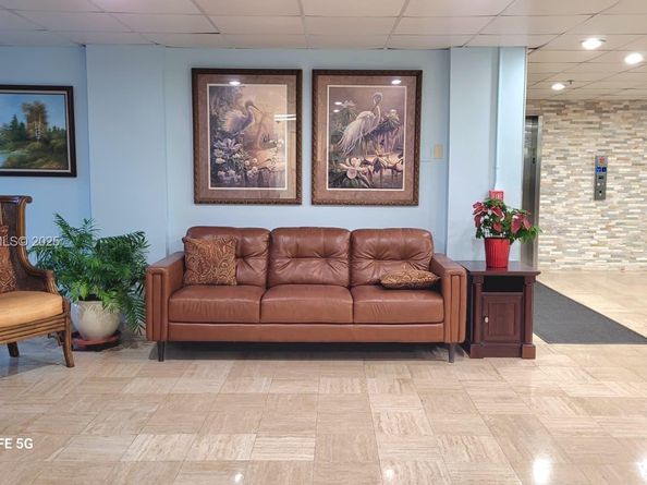 4001 Hillcrest Dr 705, Hollywood FL 33021