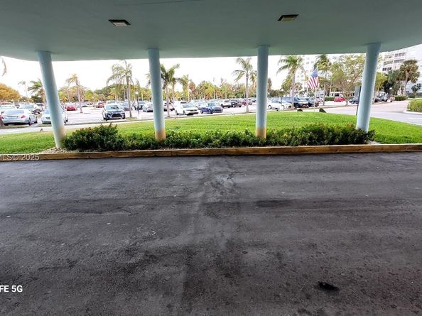 4001 Hillcrest Dr 705, Hollywood FL 33021