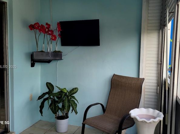 4001 Hillcrest Dr 705, Hollywood FL 33021