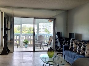 4001 Hillcrest Dr 705, Hollywood FL 33021