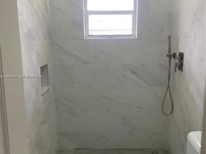 19740 W Saint Andrews Dr, Hialeah FL 33015
