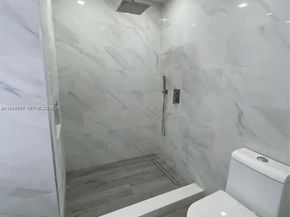 19740 W Saint Andrews Dr, Hialeah FL 33015
