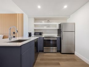 2889 Mcfarlane Rd 905, Coconut Grove FL 33133
