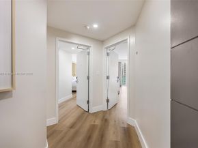 2889 Mcfarlane Rd 905, Coconut Grove FL 33133