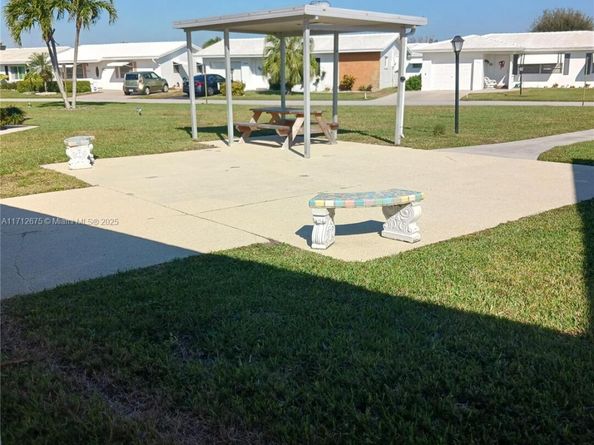 1115 Lake Ter 206, Boynton Beach FL 33426