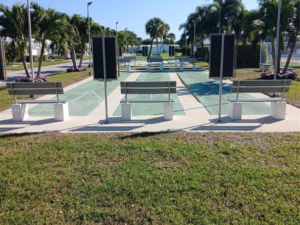 1115 Lake Ter 206, Boynton Beach FL 33426