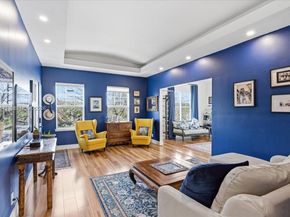 2463 Pine Tree Dr PH, Miami Beach FL 33140