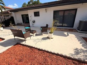 6641 NW 174th Ter, Hialeah FL 33015