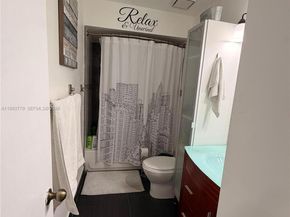 6641 NW 174th Ter, Hialeah FL 33015