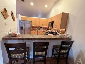 6641 NW 174th Ter, Hialeah FL 33015
