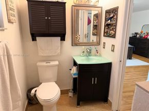 6641 NW 174th Ter, Hialeah FL 33015