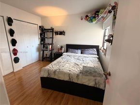 6641 NW 174th Ter, Hialeah FL 33015