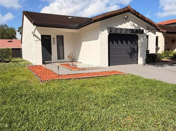 6641 NW 174th Ter, Hialeah FL 33015