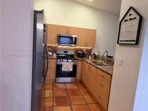 6641 NW 174th Ter, Hialeah FL 33015