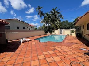 5550 SW 87th Ave, Miami FL 33165