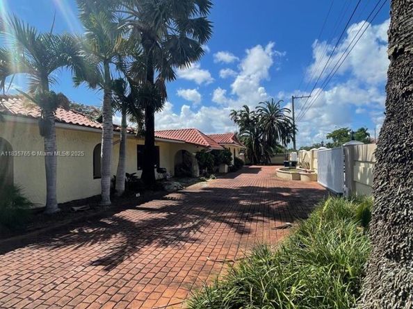 5550 SW 87th Ave, Miami FL 33165