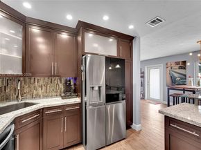 8370 NW 185th St, Hialeah FL 33015