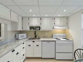 3 Abbey Ln 101, Delray Beach FL 33446