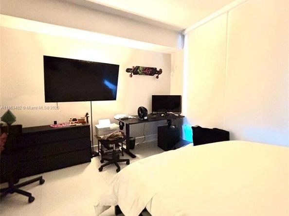 Undisclosed Address #A11863402, Miami FL 33130