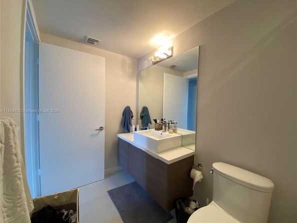 Undisclosed Address #A11863402, Miami FL 33130