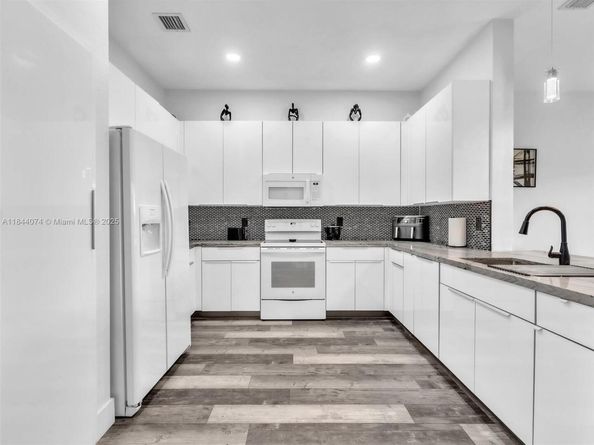 4331 SW 124th Way, Miramar FL 33027