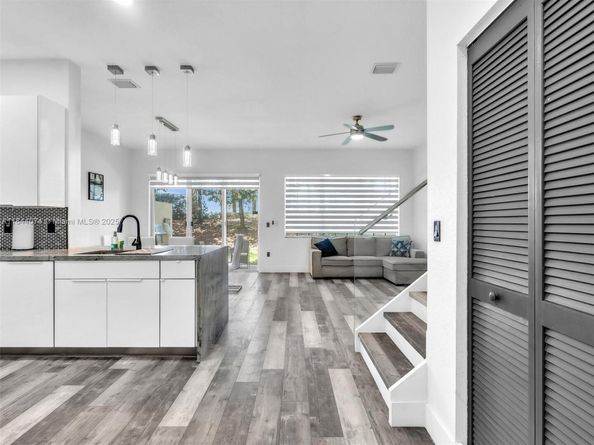 4331 SW 124th Way, Miramar FL 33027