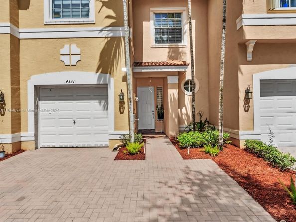 4331 SW 124th Way, Miramar FL 33027